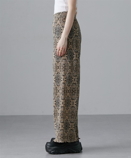 Soiunique（スワユニーク）の「デザイン総柄クリスタルプリーツパンツ［Soiunique］（その他パンツ・レディース・ブラック系1/ブラック系3/ブラウン系/ブラック系2・M/L）」の22枚目の写真