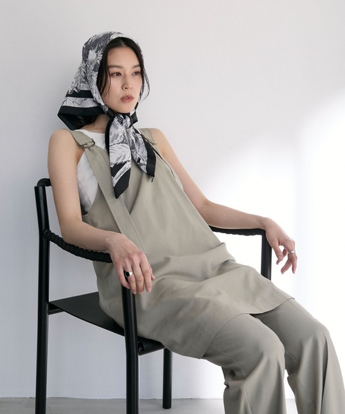 your/0w(ユアロウ)の「Tank tunic & center pleat slacks set up / タンクチュニック & センタープレス スラックスパンツ セットアップ(セットアップ・レディース・ライトオリーブ/ライトブラウン・M/L)」の4枚目の写真