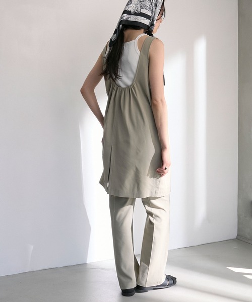 your/0w(ユアロウ)の「Tank tunic & center pleat slacks set up / タンクチュニック & センタープレス スラックスパンツ セットアップ(セットアップ・レディース・ライトオリーブ/ライトブラウン・M/L)」の9枚目の写真