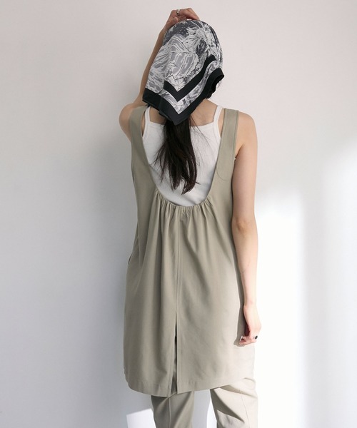 your/0w(ユアロウ)の「Tank tunic & center pleat slacks set up / タンクチュニック & センタープレス スラックスパンツ セットアップ(セットアップ・レディース・ライトオリーブ/ライトブラウン・M/L)」の13枚目の写真