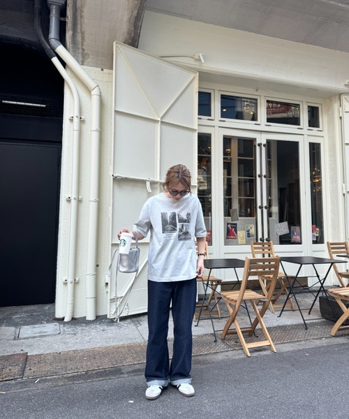 ISOOK（アイスー）の「オリジナルフォトプリントTシャツ(chiica original) / グラフィック フォトデザイン プリントT 半袖 オーバーサイズ ビックシルエット オーバーTシャツ メンズライク モード モノトーン モノクロ ホワイト 白 グレー（Tシャツ/カットソー・レディース・ホワイト/グレー・FREE）」の8枚目の写真