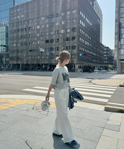 ISOOK（アイスー）の「オリジナルフォトプリントTシャツ(chiica original) / グラフィック フォトデザイン プリントT 半袖 オーバーサイズ ビックシルエット オーバーTシャツ メンズライク モード モノトーン モノクロ ホワイト 白 グレー（Tシャツ/カットソー・レディース・ホワイト/グレー・FREE）」の12枚目の写真