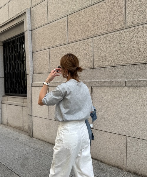 ISOOK（アイスー）の「オリジナルフォトプリントTシャツ(chiica original) / グラフィック フォトデザイン プリントT 半袖 オーバーサイズ ビックシルエット オーバーTシャツ メンズライク モード モノトーン モノクロ ホワイト 白 グレー（Tシャツ/カットソー・レディース・ホワイト/グレー・FREE）」の13枚目の写真