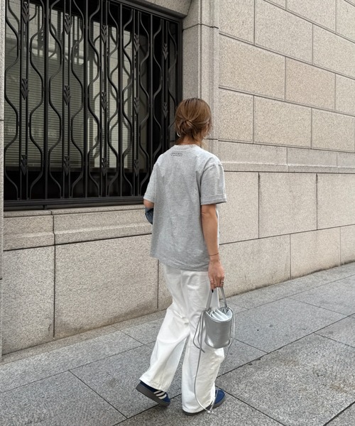 ISOOK（アイスー）の「オリジナルフォトプリントTシャツ(chiica original) / グラフィック フォトデザイン プリントT 半袖 オーバーサイズ ビックシルエット オーバーTシャツ メンズライク モード モノトーン モノクロ ホワイト 白 グレー（Tシャツ/カットソー・レディース・ホワイト/グレー・FREE）」の18枚目の写真