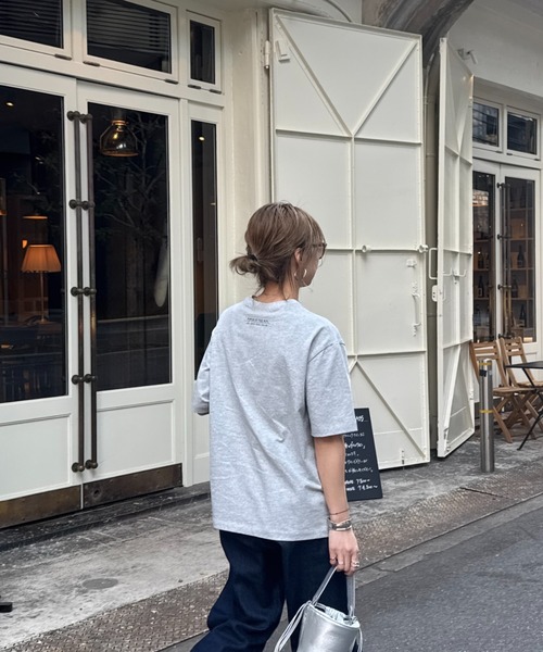 ISOOK（アイスー）の「オリジナルフォトプリントTシャツ(chiica original) / グラフィック フォトデザイン プリントT 半袖 オーバーサイズ ビックシルエット オーバーTシャツ メンズライク モード モノトーン モノクロ ホワイト 白 グレー（Tシャツ/カットソー・レディース・ホワイト/グレー・FREE）」の7枚目の写真