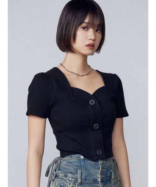 EMODA（エモダ）の「フロントボタンショートリブトップ（Tシャツ/カットソー・レディース・グレー/ホワイト/ピンク/ブラック/レッド・FREE）」の8枚目の写真