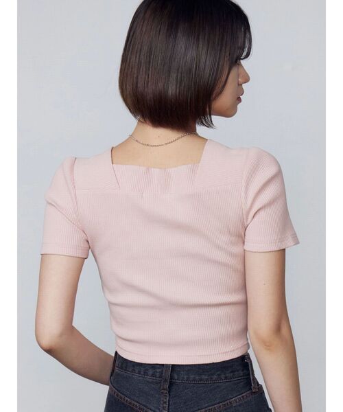 EMODA（エモダ）の「フロントボタンショートリブトップ（Tシャツ/カットソー・レディース・グレー/ホワイト/ピンク/ブラック/レッド・FREE）」の13枚目の写真