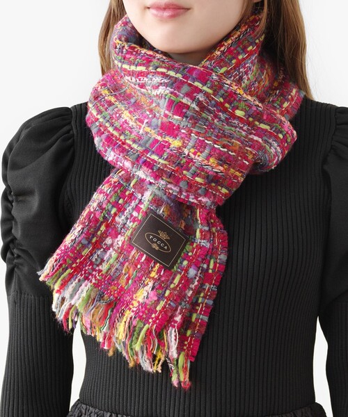 TOCCA（トッカ）の「TWEED STOLE ストール（マフラー・レディース・ピンク系/アイボリー系/レッド系/スカイブルー系・F）」の4枚目の写真
