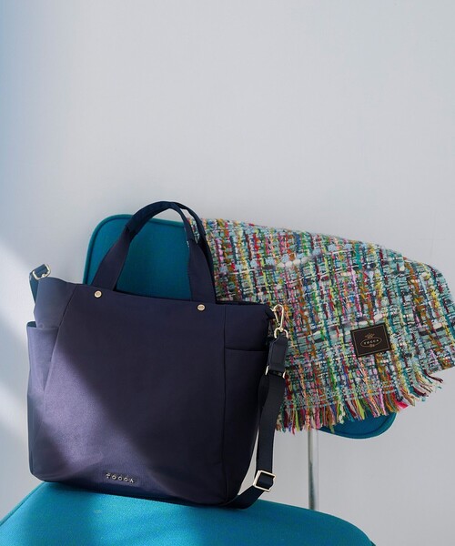 TOCCA（トッカ）の「TWEED STOLE ストール（マフラー・レディース・ピンク系/アイボリー系/レッド系/スカイブルー系・F）」の6枚目の写真