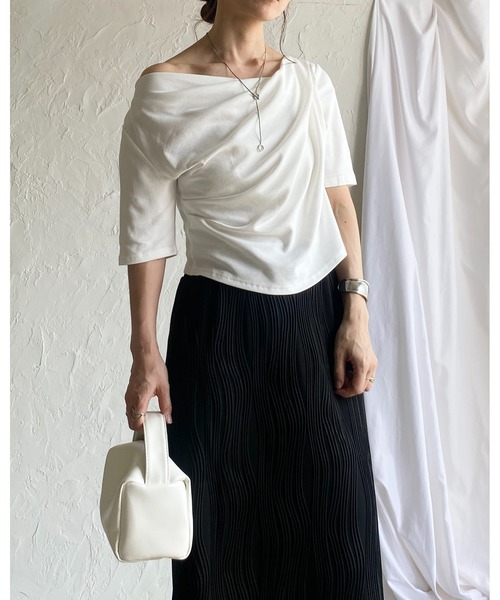 She's Closet(シーズクローゼット)の「半袖オフショルダードレープトップス/Tシャツ(Tシャツ/カットソー・レディース・ホワイト/アイボリー/ブラック・FREE)」の8枚目の写真