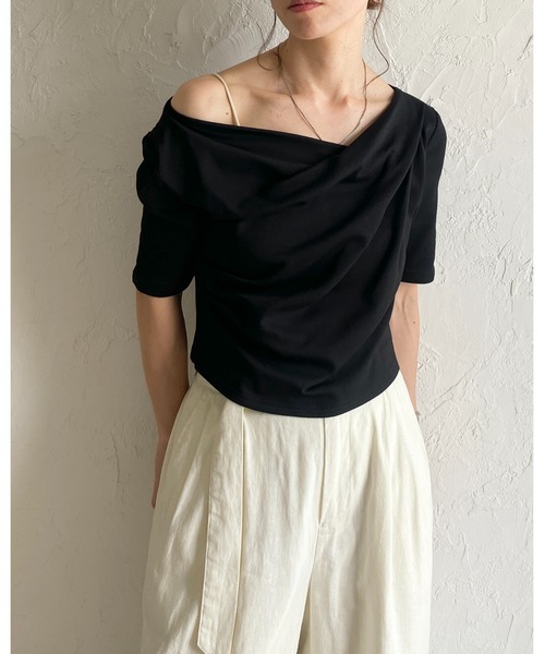 She's Closet(シーズクローゼット)の「半袖オフショルダードレープトップス/Tシャツ(Tシャツ/カットソー・レディース・ホワイト/アイボリー/ブラック・FREE)」の11枚目の写真