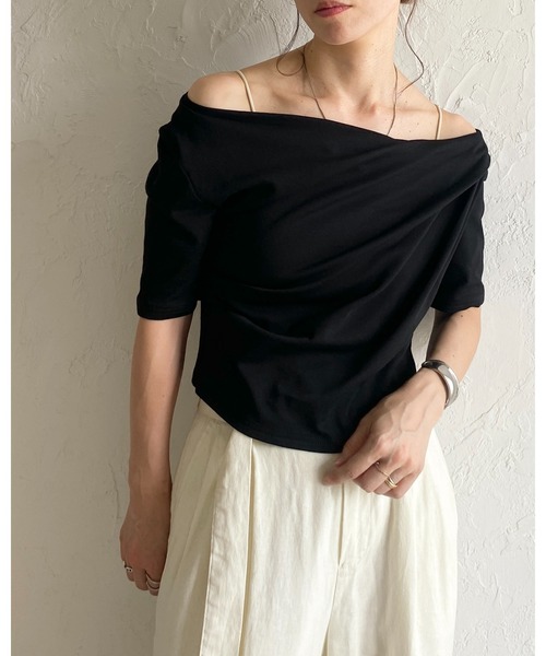 She's Closet(シーズクローゼット)の「半袖オフショルダードレープトップス/Tシャツ(Tシャツ/カットソー・レディース・ホワイト/アイボリー/ブラック・FREE)」の12枚目の写真