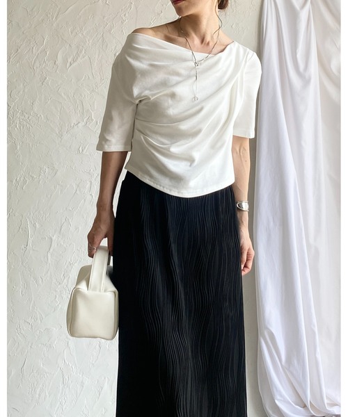 She's Closet(シーズクローゼット)の「半袖オフショルダードレープトップス/Tシャツ(Tシャツ/カットソー・レディース・ホワイト/アイボリー/ブラック・FREE)」の13枚目の写真