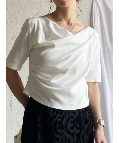 She's Closet(シーズクローゼット)の「半袖オフショルダードレープトップス/Tシャツ(Tシャツ/カットソー・レディース・ホワイト/アイボリー/ブラック・FREE)」の14枚目の写真