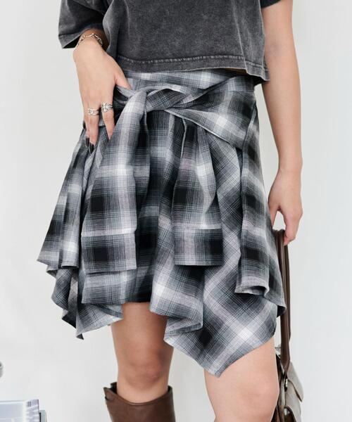 WEGO（ウィゴー）の「WEGO/【25年春夏新作】チェックシャツイレヘムミニスカート（スカート・レディース・ブラック/レッド・FREE）」の4枚目の写真