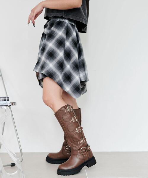 WEGO（ウィゴー）の「WEGO/【25年春夏新作】チェックシャツイレヘムミニスカート（スカート・レディース・ブラック/レッド・FREE）」の5枚目の写真