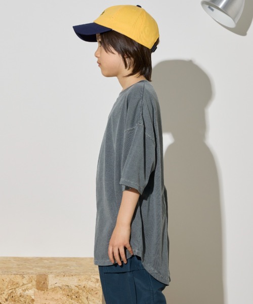 Auntie Rosa Holiday（アンティローザホリデー）の「オーバーサイズピグメントTEE（Tシャツ/カットソー・キッズ・ブラック/チャコールグレー/グリーン/ネイビー・130/140/150/160）」の6枚目の写真