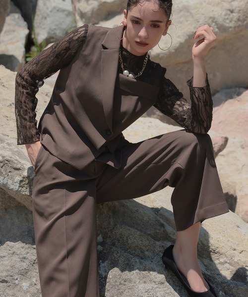 Callarus(カラルス)の「【オケージョン対応】アシメテーラードデザインレースブラウスワイドパンツドレス〔Callarus〕(パンツドレス・レディース・ブラウン/グレー/ブラック・3L/LL/L/M/S)」の3枚目の写真