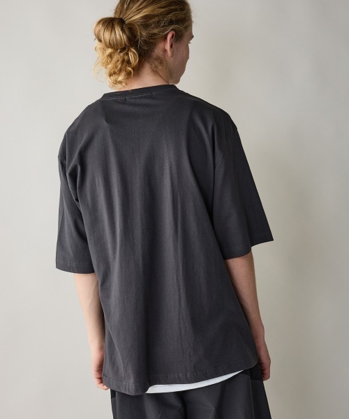 rehacer（レアセル）の「rehacer : Garden Flower Relax Fit Pocket T-shirt  / ガーデンフラワー リラックスフィット ポケットTシャツ（Tシャツ/カットソー・メンズ・ホワイト/ブラック・SMALL/MEDIUM/LARGE/X-LARGE）」の8枚目の写真