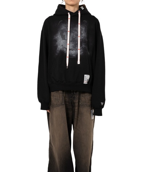 Maison MIHARA YASUHIRO（メゾンミハラヤスヒロ）の「Happy Face Printed Hoodie（スウェット・レディース・ブラック/ホワイト/ブラウン・36/38/40）」の12枚目の写真