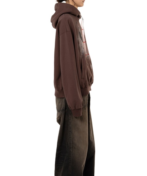 Maison MIHARA YASUHIRO（メゾンミハラヤスヒロ）の「Happy Face Printed Hoodie（スウェット・レディース・ブラック/ホワイト/ブラウン・36/38/40）」の22枚目の写真