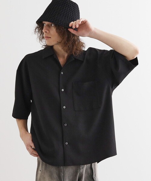 tk.TAKEO KIKUCHI（ティーケータケオキクチ）の「【セットアップ対応】テッククレープシャツ（シャツ/ブラウス・メンズ・チャコールグレー/ライトベージュ/ブラック・01/03/02）」の2枚目の写真