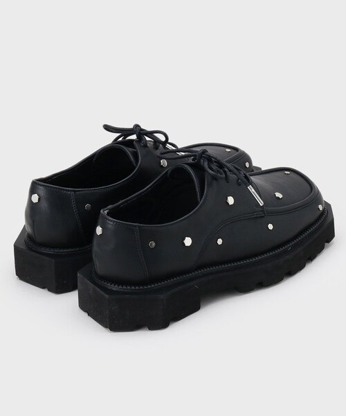 tk.TAKEO KIKUCHI（ティーケータケオキクチ）の「スタッズスクエアシューズ（ドレスシューズ・メンズ・ブラック/ブラック系・75/55/65）」の5枚目の写真