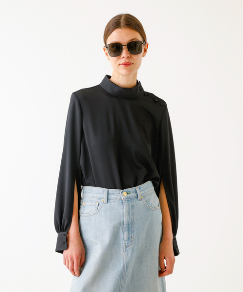 DESIGNWORKS(デザインワークス)の「サテンハイネックブラウス(シャツ/ブラウス・レディース・ブラック・38)」の1枚目の写真