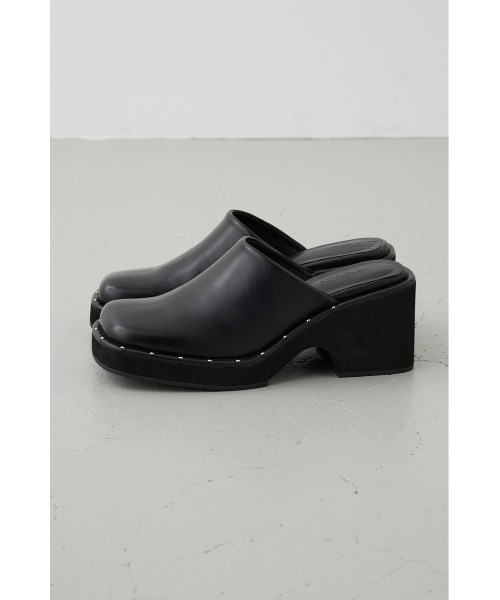 AZUL by moussy（アズールバイマウジー）の「スタッズデザインミュール（サンダル・レディース・ブラウン/ブラック・SMALL/MEDIUM/LARGE）」の6枚目の写真