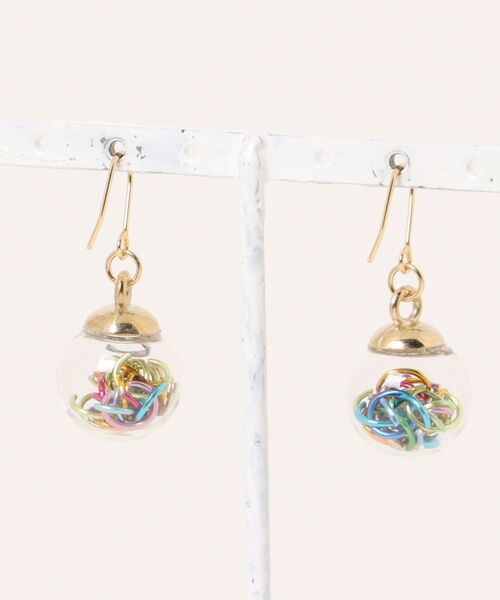 VIBGYOR(ヴィブジョー)の「【MUURABBTI】カラフルパーツのドームピアス(MA)(ピアス(両耳用)・レディース・ゴールド・FREE)」の2枚目の写真