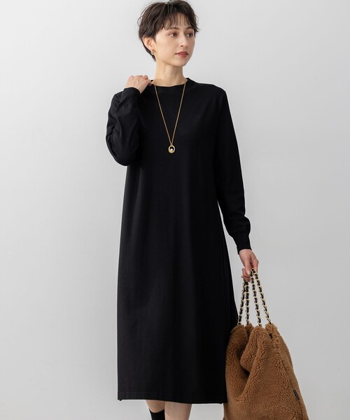 23区(ニジュウサンク)の「【洗える/吊り干しOK】ヴィスコースストレッチ バックデザイン ニットワンピース(ワンピース・レディース・ブラック系/ネイビー系/カーキ系・38)」の2枚目の写真