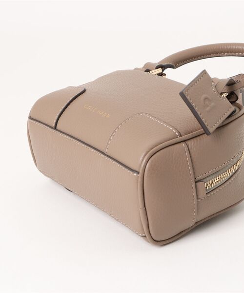 COLE HAAN（コールハーン）の「ビバリーミニサッチェル womens（ハンドバッグ・レディース・ベージュ・OSFA）」の6枚目の写真