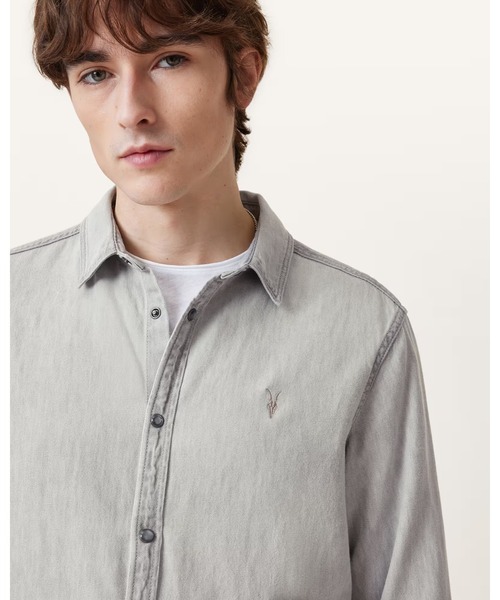 ALLSAINTS(オールセインツ)の「GLEASON PRESS STUD RAMSKULL DENIM SHIRT | GLEASON プレス スタッド ラムスカル デニム シャツ(シャツ/ブラウス・メンズ・グレー・S/M/L/XL/XS)」の4枚目の写真