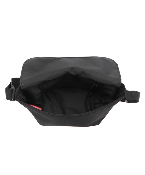 Manhattan Portage(マンハッタンポーテージ)の「NYLON MESSENGER BAG (XXS) FLIGHT NYLON BACKING BP W/DIV MGNT(メッセンジャーバッグ・メンズ・ブラック・X-SMALL)」の6枚目の写真