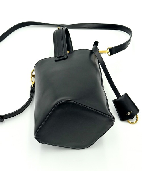 DRAW（ドロー）の「DRAW(ドロー) /ベルテッド バケット バッグ スモール（ショルダーバッグ・レディース・ブラック系/ブラック系1・FREE）」の20枚目の写真