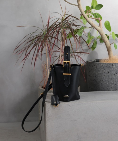DRAW（ドロー）の「DRAW(ドロー) /ベルテッド バケット バッグ スモール（ショルダーバッグ・レディース・ブラック系/ブラック系1・FREE）」の17枚目の写真