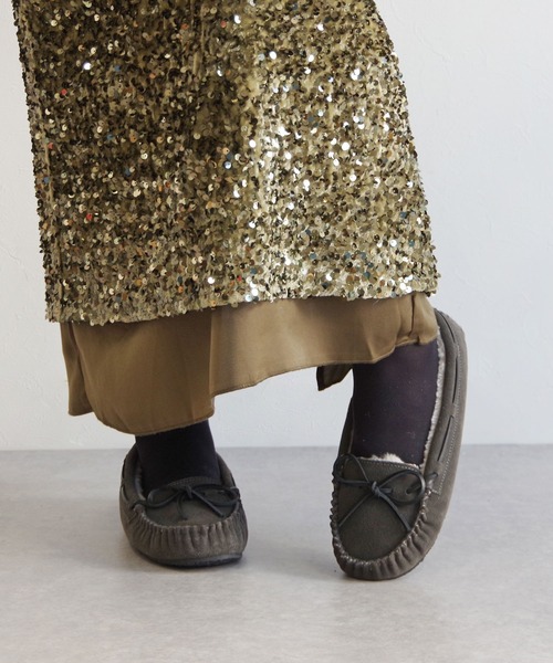Minnetonka（ミネトンカ）の「MINNETONKA（ミネトンカ） / ファースエードモカシン PILE LINED CALLY SLIPPERS（スリッポン・レディース・ネイビー/グレー/ブラック/ベージュ/チョコ/ストーン・7/6/9/8/5）」の18枚目の写真