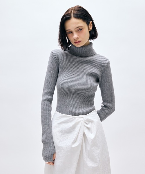 バックオープンタートルボディースーツ（ニット/セーター）｜AIC