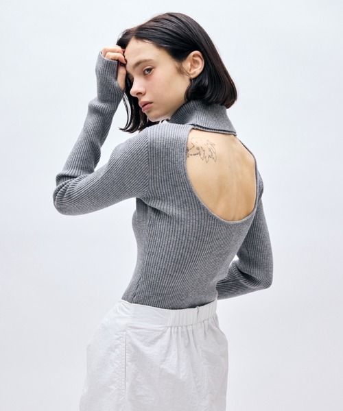 バックオープンタートルボディースーツ（ニット/セーター）｜AIC
