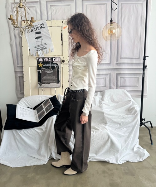 SHAGGIE（シャギー）の「アイレットルーズバギーパンツ（その他パンツ・レディース・グレー/ブラウン・SMALL/MEDIUM）」の21枚目の写真