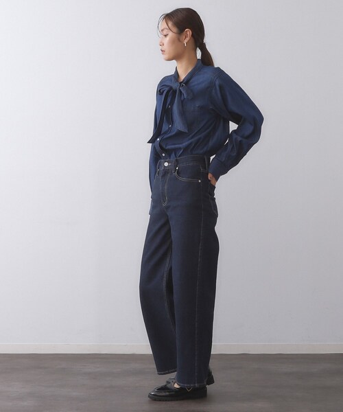 OPAQUE.CLIP（オペークドットクリップ）の「セルロース混デニムボウタイブラウス【洗濯機洗い可】（シャツ/ブラウス・レディース・ネイビー/ブルー・42/40/38）」の17枚目の写真