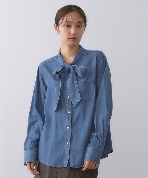 OPAQUE.CLIP（オペークドットクリップ）の「セルロース混デニムボウタイブラウス【洗濯機洗い可】（シャツ/ブラウス・レディース・ネイビー/ブルー・42/40/38）」の19枚目の写真