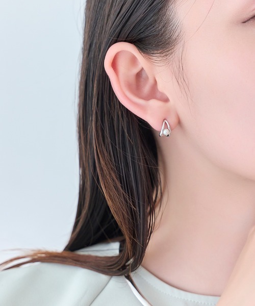 Phoebe（フィービィー）の「【痛くないシリーズ/金属アレルギー対応】ドロップパールライトフィットイヤリング（イヤリング・レディース・イエローゴールド/シルバー/シャンパン・FREE）」の13枚目の写真