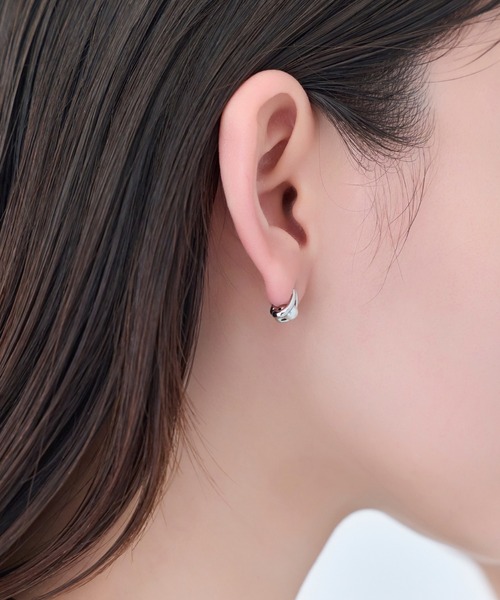 Phoebe（フィービィー）の「【痛くないシリーズ/金属アレルギー対応】ドロップパールライトフィットイヤリング（イヤリング・レディース・イエローゴールド/シルバー/シャンパン・FREE）」の14枚目の写真