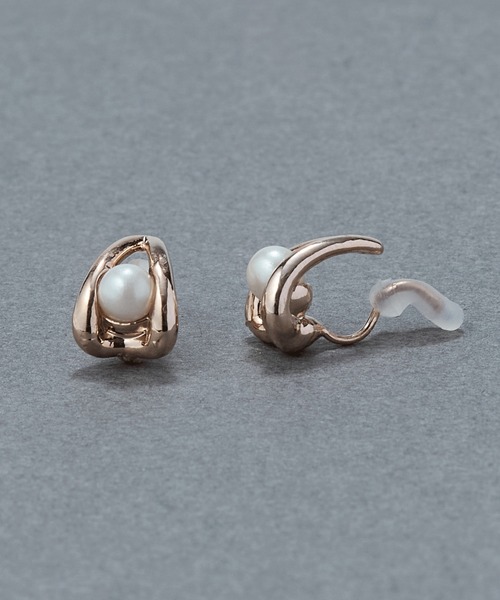 Phoebe（フィービィー）の「【痛くないシリーズ/金属アレルギー対応】ドロップパールライトフィットイヤリング（イヤリング・レディース・イエローゴールド/シルバー/シャンパン・FREE）」の8枚目の写真