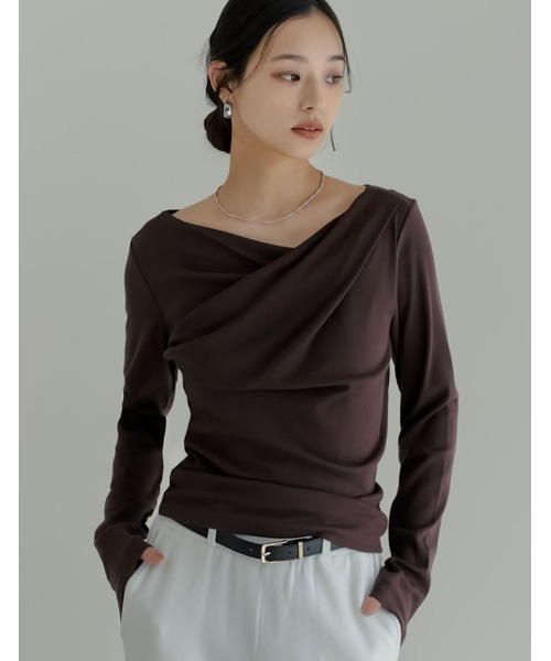 Re:EDIT（リエディ）の「[新色追加]リブカットソードレープオフショルトップス（Tシャツ/カットソー・レディース・ブラック/オフホワイト/グレー/モカ/ブラウン/レッド・MEDIUM/LARGE）」の4枚目の写真