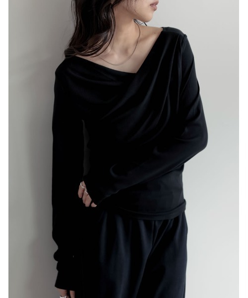 Re:EDIT（リエディ）の「[新色追加]リブカットソードレープオフショルトップス（Tシャツ/カットソー・レディース・ブラック/オフホワイト/グレー/モカ/ブラウン/レッド・MEDIUM/LARGE）」の7枚目の写真