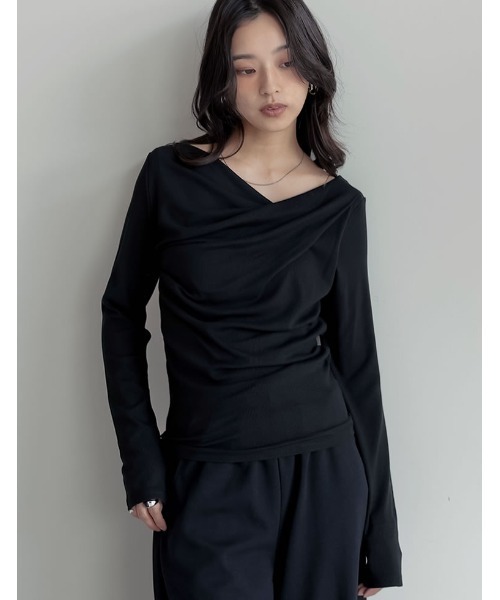 Re:EDIT（リエディ）の「[新色追加]リブカットソードレープオフショルトップス（Tシャツ/カットソー・レディース・ブラック/オフホワイト/グレー/モカ/ブラウン/レッド・MEDIUM/LARGE）」の8枚目の写真