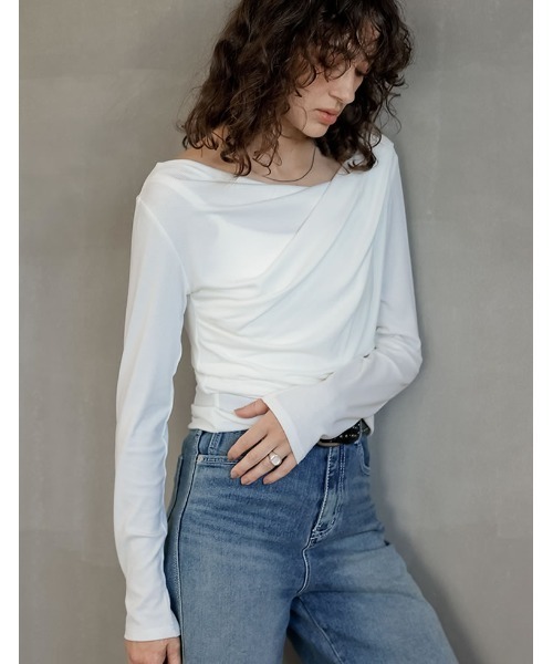 Re:EDIT（リエディ）の「[新色追加]リブカットソードレープオフショルトップス（Tシャツ/カットソー・レディース・ブラック/オフホワイト/グレー/モカ/ブラウン/レッド・MEDIUM/LARGE）」の12枚目の写真