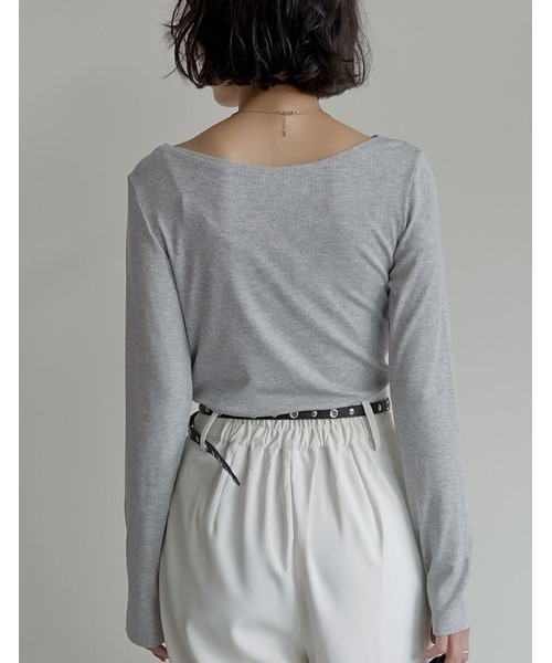 Re:EDIT（リエディ）の「[新色追加]リブカットソードレープオフショルトップス（Tシャツ/カットソー・レディース・ブラック/オフホワイト/グレー/モカ/ブラウン/レッド・MEDIUM/LARGE）」の13枚目の写真